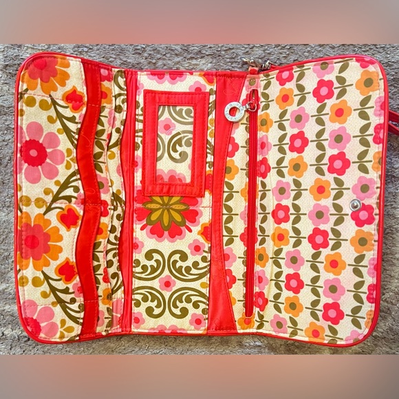 Vera Bradley Retired Clutch Wristlet Making Waves Folkloric, Like New - Picture 4 of 9